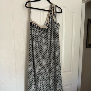 Abercrombie & Fitch Black and Cream One-Shoulder Printed Maxi Dress